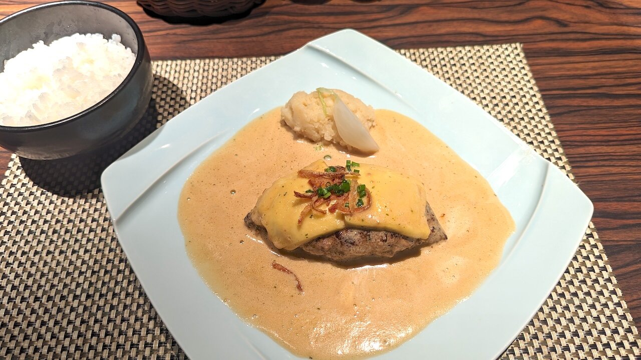 http://lunch.tokyo-review.com/PXL_20240220_030024402.MP.jpg