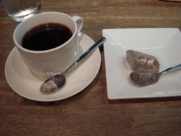 コーヒーと黒ゴマのムース