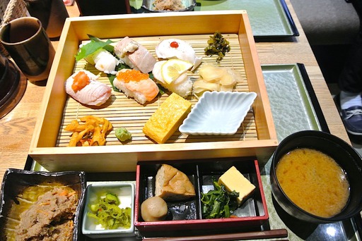 6種の炙り寿司