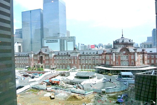 東京駅を一望