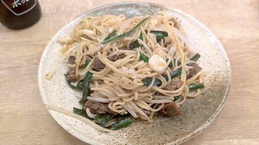 牛すじにんにく塩焼きそば