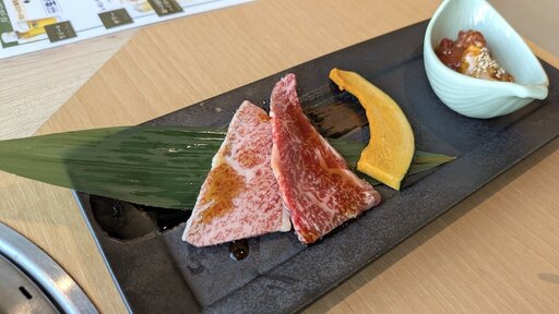 近江牛カルビとロース