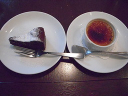 チョコケーキと紅茶のプディング