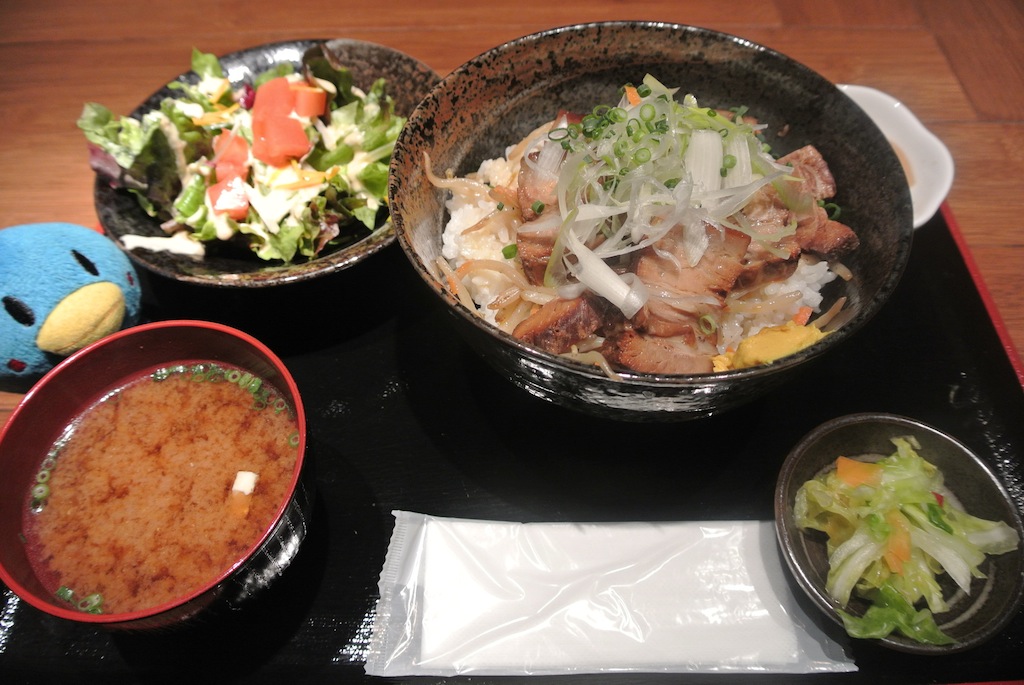 http://lunch.tokyo-review.com/image/DSC_0646.JPG