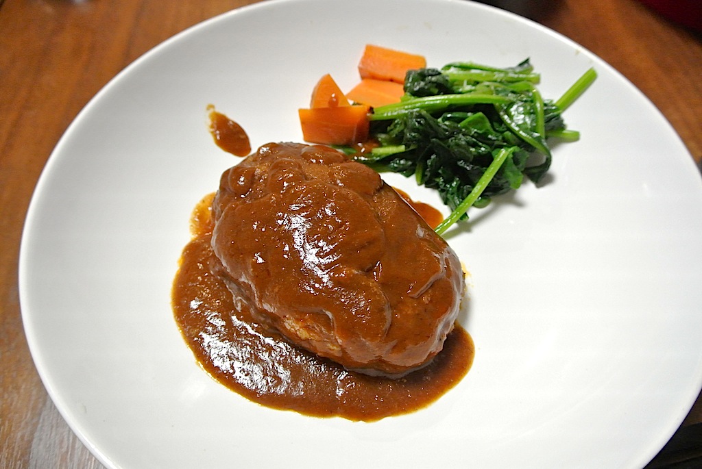 http://lunch.tokyo-review.com/image/DSC_8897.JPG