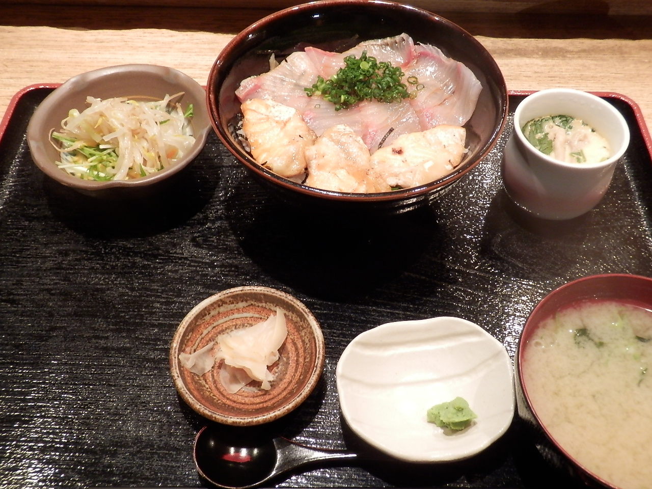 http://lunch.tokyo-review.com/image3/P4231817.JPG