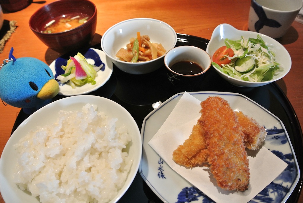 http://lunch.tokyo-review.com/image4/DSC_0379.JPG