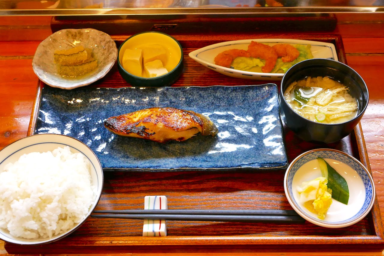 http://lunch.tokyo-review.com/images/1250708.jpg