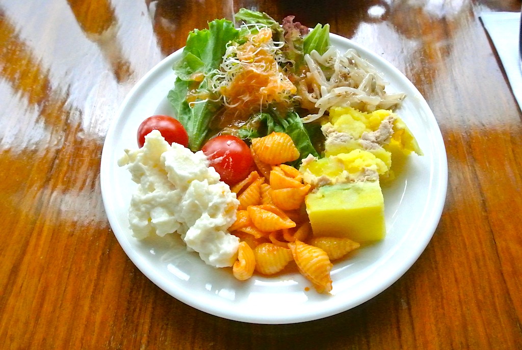 http://lunch.tokyo-review.com/images/DSC_8597.jpg