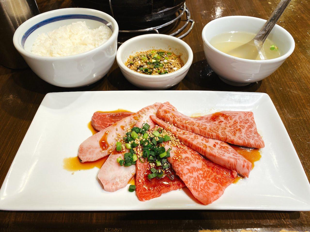 http://lunch.tokyo-review.com/images/IMG_1718.jpg